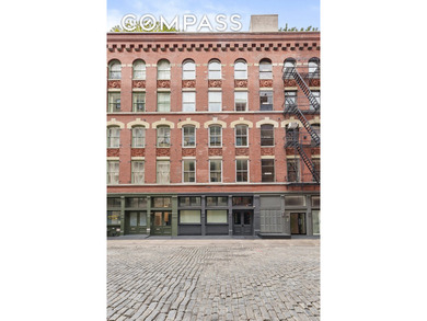 Spanning 4,500 square feet, this duplex penthouse with a private - photo 15