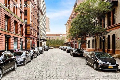 Spanning 4,500 square feet, this duplex penthouse with a private - photo 16
