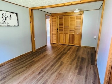 Looking for the perfect Up North getaway? This 2-bedroom, 2-bath - photo 17