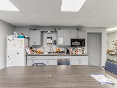 Prime Opportunity in a High-Traffic Area! This expansive 6,000 - photo 22