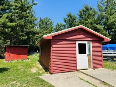 Looking for the perfect Up North getaway? This 2-bedroom, 2-bath - photo 24