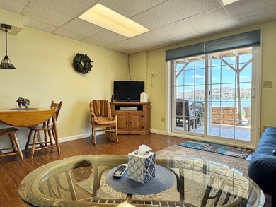 This beautiful waterfront home on Eagle Lake offers everything - photo 31