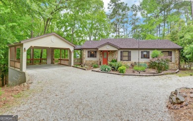 Lake Home For Sale in Hartwell, Georgia