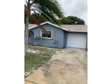 Location! Location! Location! Enjoy a freshly painted interior - photo 6