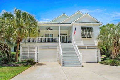 Welcome to your own private coastal retreat! This gorgeous 4 Bed - photo 3