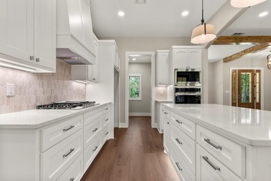 Come tour this gorgeous luxury home, built by J.B. Crawford - photo 5