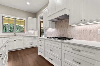 Come tour this gorgeous luxury home, built by J.B. Crawford - photo 6