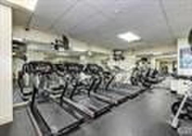 Large Studio on Boulevard East with beautiful River Views Approx - photo 8