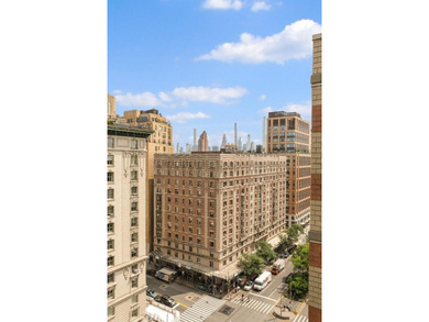 Residence 1602 at The Boulevard Floating high above the Upper - photo 6