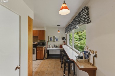 Meticulously maintained Mingus Park home situated on a large - photo 11