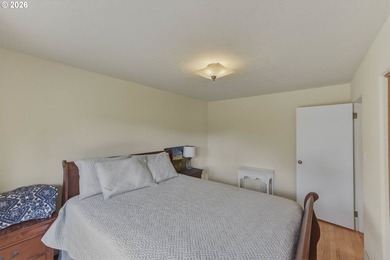 Meticulously maintained Mingus Park home situated on a large - photo 22