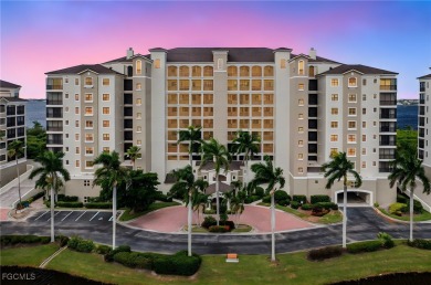 Caloosahatchee River Condo Sale Pending in Fort Myers Florida