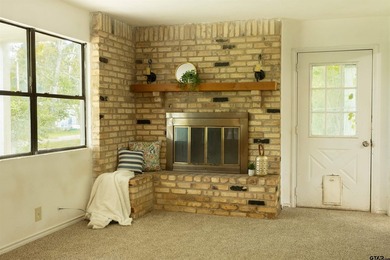 Impressive two story family home waiting for your personal - photo 4