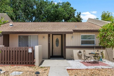 Welcome home to this fantastic 2-bedroom, 2- bathroom villa in - photo 3
