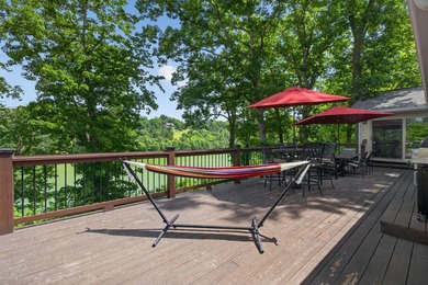 Wake Up to lake views every day - this charming updated 3 - photo 4