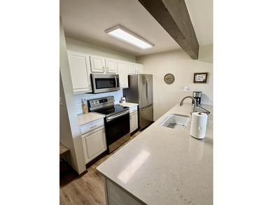 Discover your perfect mountain retreat! This beautifully updated - photo 7