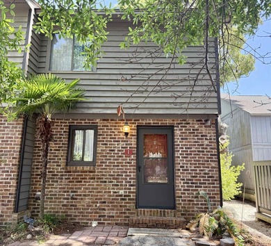 Location is everything with this beautifully situated 2-bedroom - photo 1