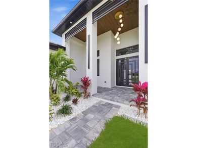 Welcome to this spectacular newly built house, were modern - photo 5