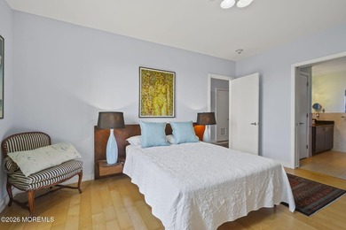 Nestled in the heart of downtown, this modern boutique building - photo 15