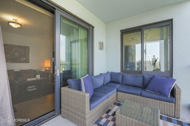 Nestled in the heart of downtown, this modern boutique building - photo 21