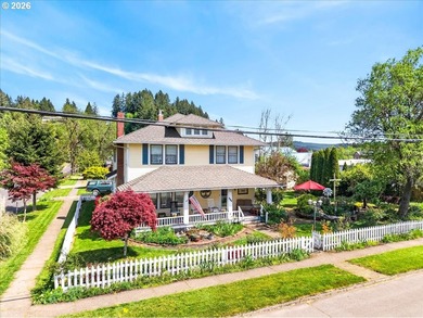 Step into a quintessential slice of Oregon history with this - photo 2