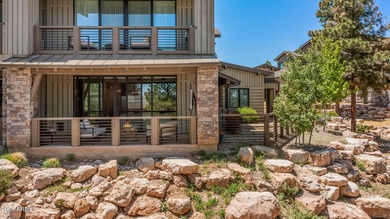 Experience luxury Mountain living in this exceptionally - photo 11