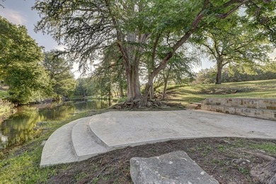 River Road is one of the most sought after areas of historic - photo 4