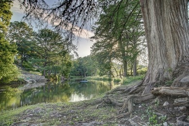 River Road is one of the most sought after areas of historic - photo 5