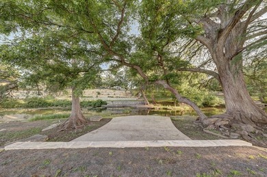 River Road is one of the most sought after areas of historic - photo 10