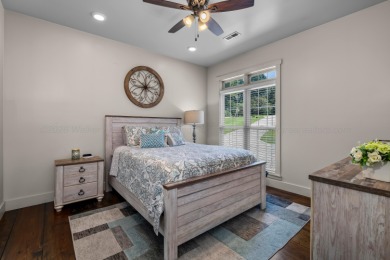 Smith Lake - Custom-built home with 5 beds, 4 baths + bunk room - photo 24