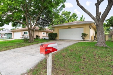 ATTENTION BUYERS! Welcome to this spacious 2-bedroom, 2-bathroom - photo 37