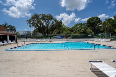 ATTENTION BUYERS! Welcome to this spacious 2-bedroom, 2-bathroom - photo 41