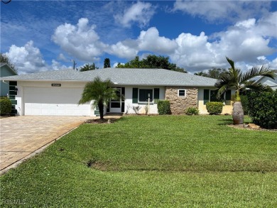 Caloosahatchee River Home For Sale in Fort Myers Florida