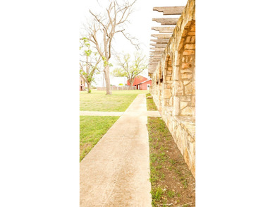 Giddy Up Pardner! This Hill Country Ponderosa embraces you as - photo 14