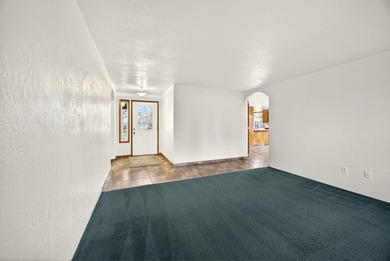 WOW 5 bedroom, 3 bathrooms Plus an office in a great Southwest