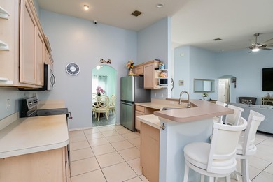 Welcome to 591 SE Chapman Avenue - a spacious, true 4 BD, 3 BA - photo 11