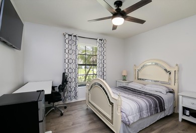Welcome to 591 SE Chapman Avenue - a spacious, true 4 BD, 3 BA - photo 15