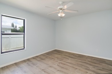Welcome to 591 SE Chapman Avenue - a spacious, true 4 BD, 3 BA - photo 17