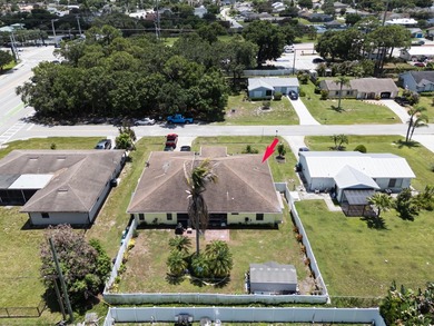 Welcome to 591 SE Chapman Avenue - a spacious, true 4 BD, 3 BA - photo 32
