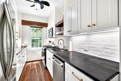 Don't miss this turnkey 2-bedroom, 1-bathroom co-op in one of - photo 1