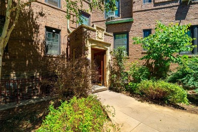 Don't miss this turnkey 2-bedroom, 1-bathroom co-op in one of - photo 3