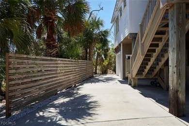Stunning, Custom Coastal Canal Home located in Captain's Cove - photo 3