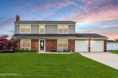 This well-maintained 4-bedroom, 2.5-bath colonial in Toms River - photo 1