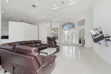 Discover comfortable living in this spacious five-bedroom, 4 - photo 13