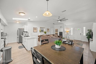 Turn-key and fully furnished Southside pool home with RV garage! - photo 14