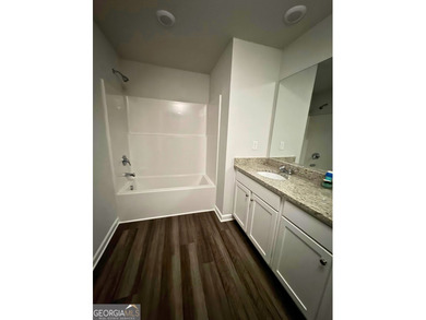Move-in ready 3 bedroom, 2.5 bathroom townhome in Milledgeville - photo 17