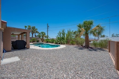 Turn-key and fully furnished Southside pool home with RV garage! - photo 37