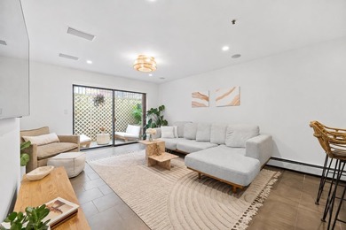 Welcome to Willow Park, an oversized one bedroom in an uptown - photo 1