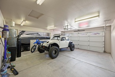 Turn-key and fully furnished Southside pool home with RV garage! - photo 43