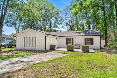 Completely remodeled from top to bottom, this beautifully - photo 1